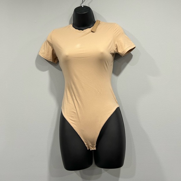 Skims Tan T shirt Bodysuit - Picture 4 of 5